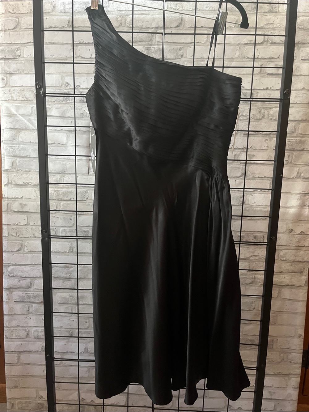 Laundry by Shelli Segal black silk cocktail dress 100% silk one shoulder lined